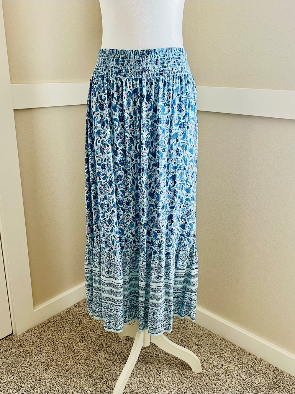 J. Jill Blue Floral Smocked Waist Maxi Skirt/Med